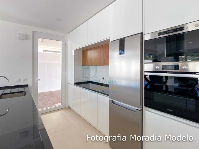 Moradia T2 para Venda em Tornada e Salir do Porto Foto 8