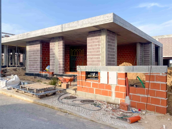 Moradia T3 para Venda em Tornada e Salir do Porto