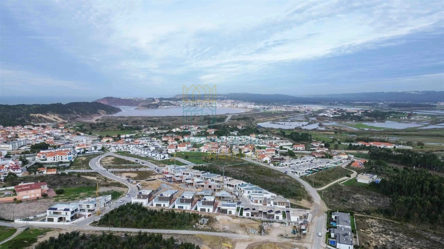 Moradia T2 para Venda em Tornada e Salir do Porto Foto 18