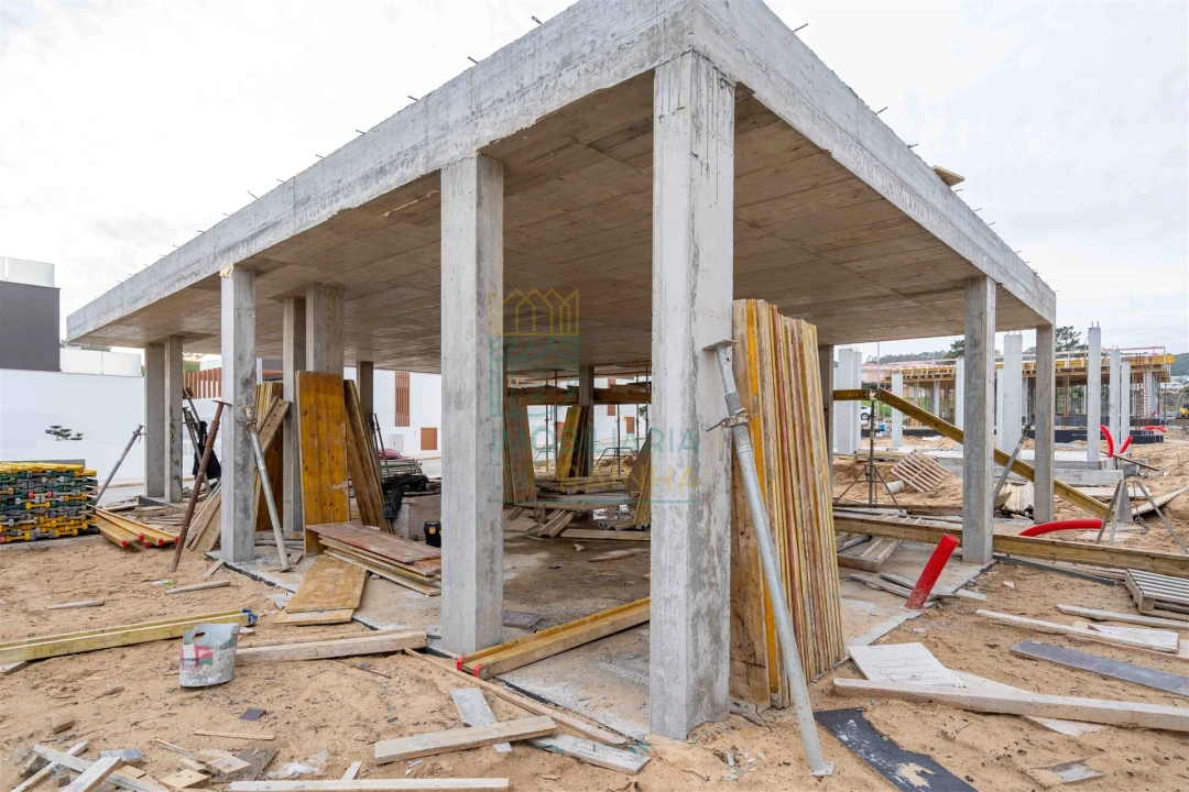 Moradia T2 para Venda em Tornada e Salir do Porto Foto 1