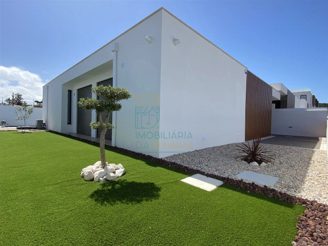 Moradia T2 para Venda em Tornada e Salir do Porto Foto 12