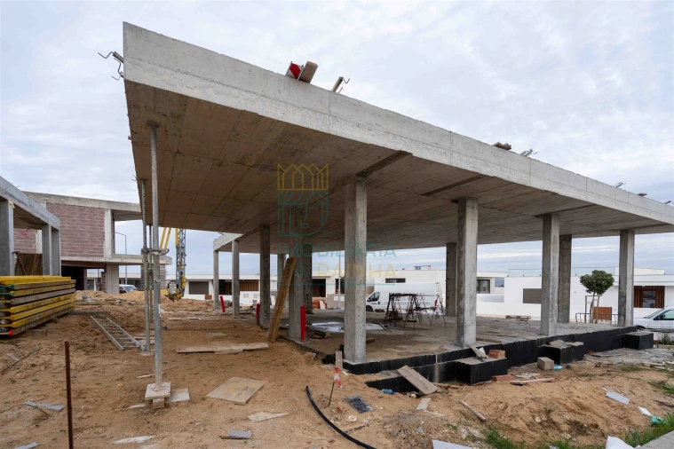 Moradia T2 para Venda em Tornada e Salir do Porto Foto 2