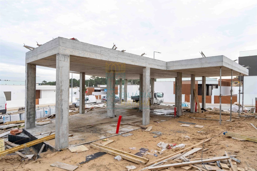 Moradia T2 para Venda em Tornada e Salir do Porto Foto 1