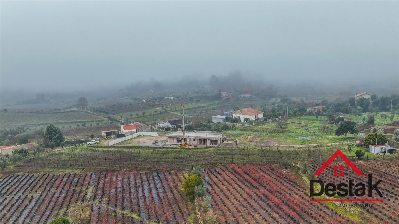 Terreno para Venda em Silgueiros Foto 3