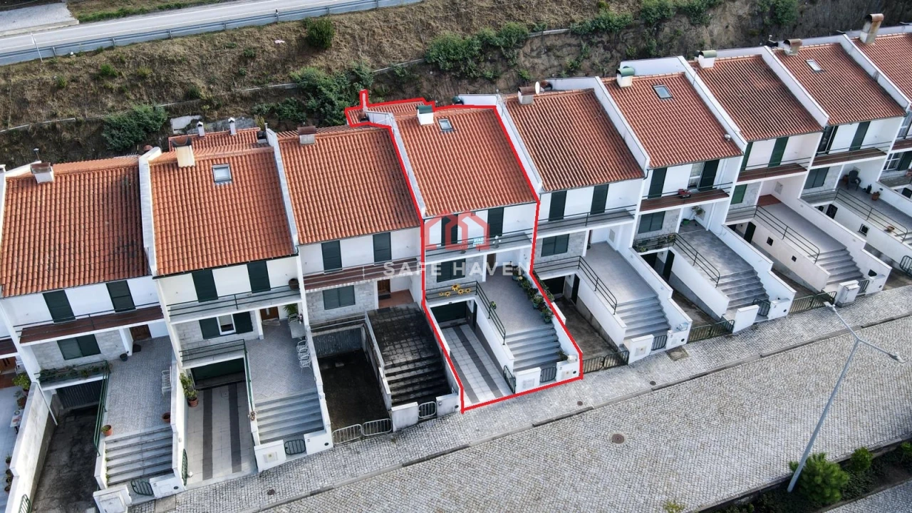 Moradia T3 para Venda em Seia, São Romão e Lapa dos Dinheiros Foto 1