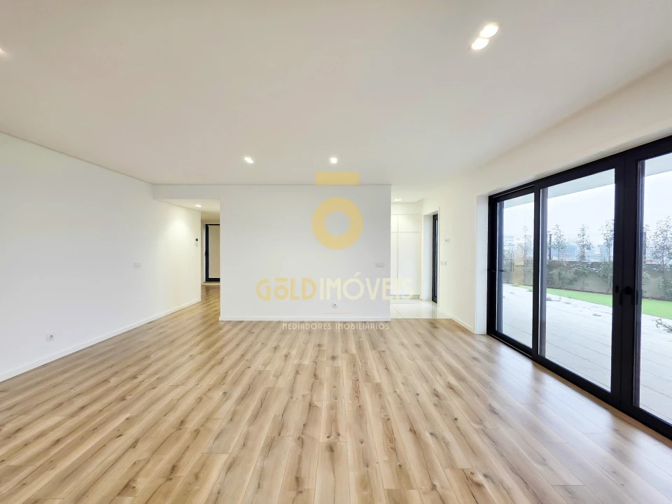 Apartamento T3 para Venda em Penafiel Foto 1