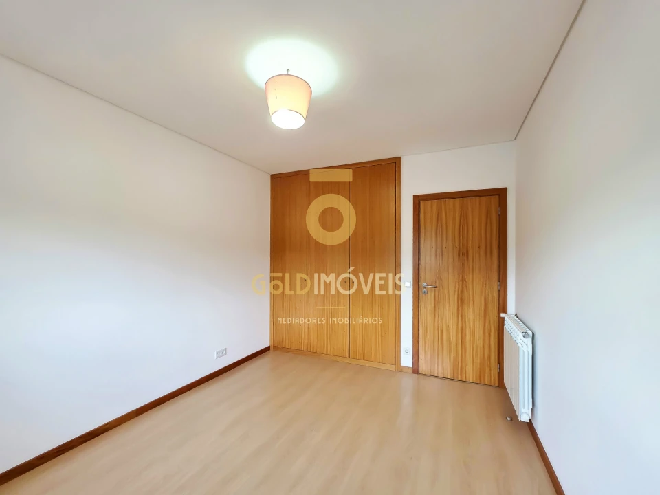 Apartamento T3 para Arrendamento em Penafiel Foto 15