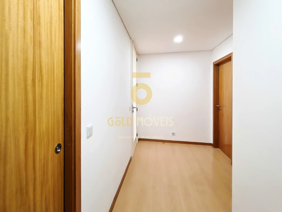 Apartamento T3 para Arrendamento em Penafiel Foto 11