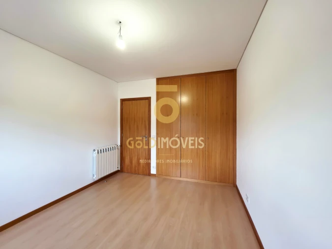 Apartamento T3 para Arrendamento em Penafiel Foto 13
