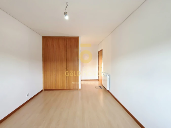 Apartamento T3 para Arrendamento em Penafiel Foto 17