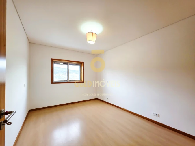 Apartamento T3 para Arrendamento em Penafiel Foto 14