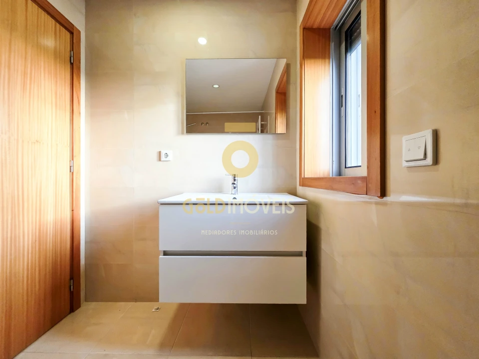 Apartamento T3 para Arrendamento em Penafiel Foto 20