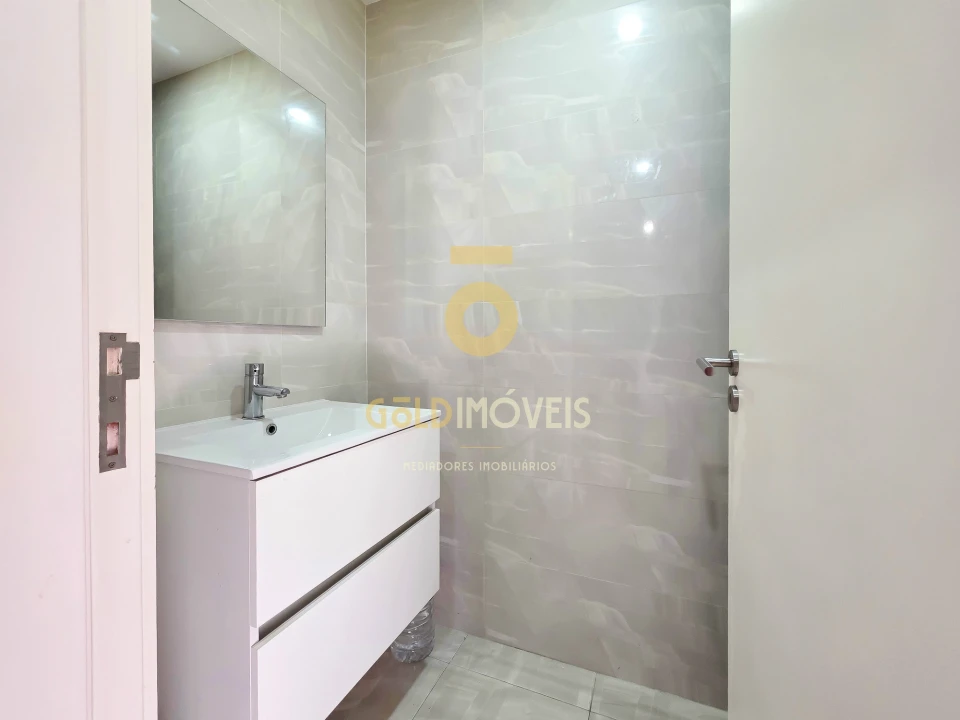 Apartamento T3 para Arrendamento em Penafiel Foto 8