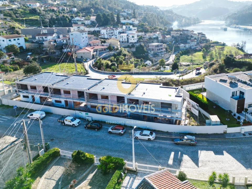 Moradia T3 para Venda em Alpendorada, Várzea e Torrão Foto 1