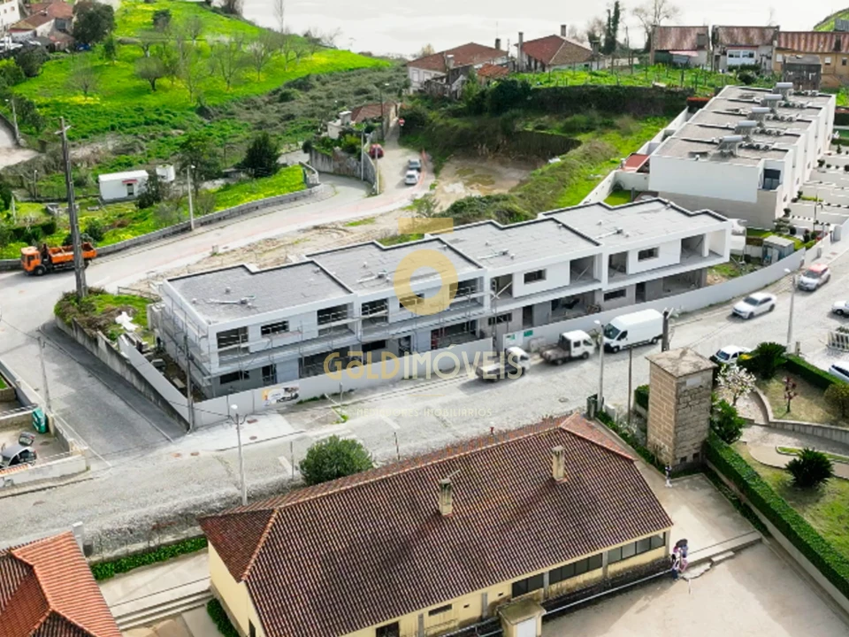 Moradia T3 para Venda em Alpendorada, Várzea e Torrão Foto 4