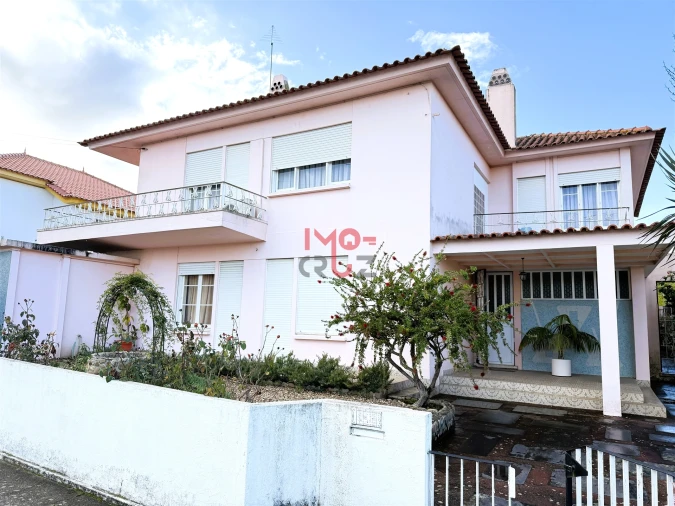 Moradia T8 para Venda em Tramagal Foto 2