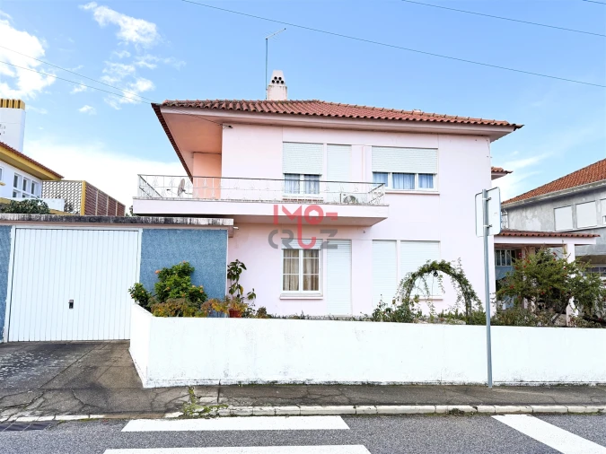 Moradia T8 para Venda em Tramagal Foto 1