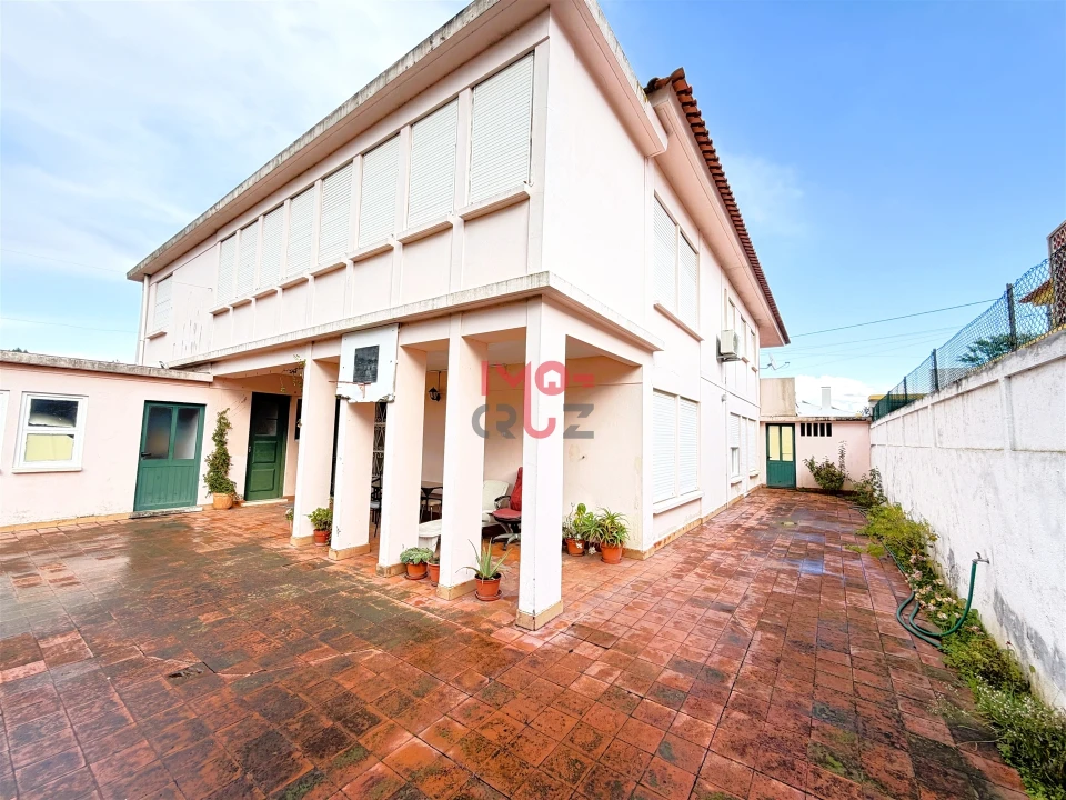 Moradia T8 para Venda em Tramagal Foto 39