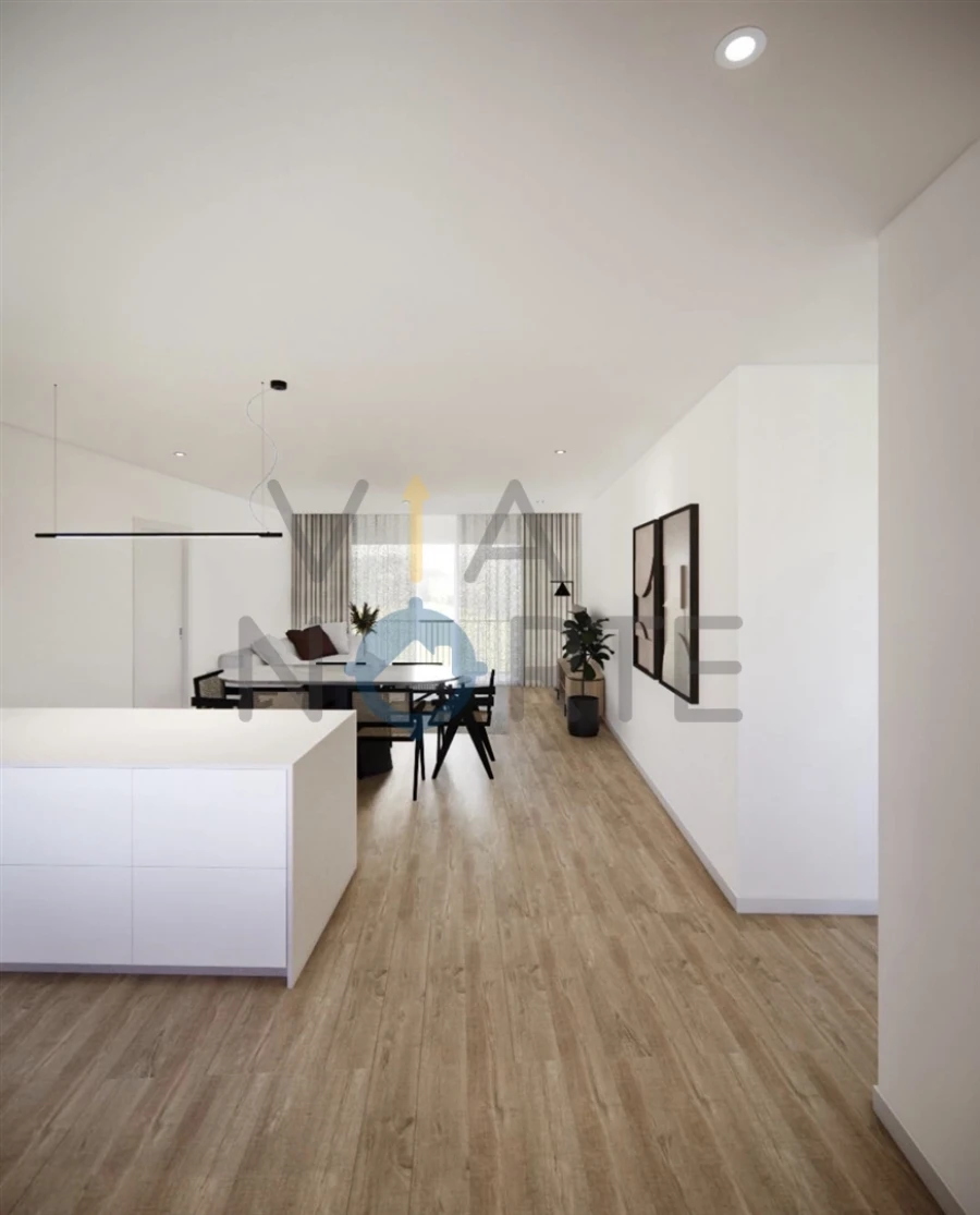 Apartamento T2 para Venda em Sé, Santa Maria e Meixedo Foto 7