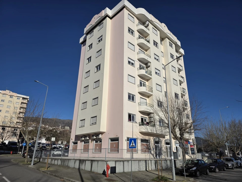 Apartamento T1 para Venda em Covilhã e Canhoso Foto 9