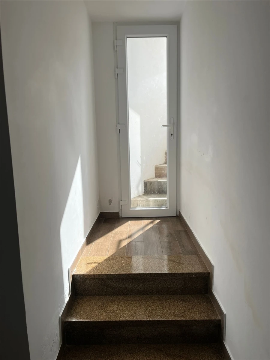 Apartamento T2 para Venda em Sé e São Lourenço Foto 3