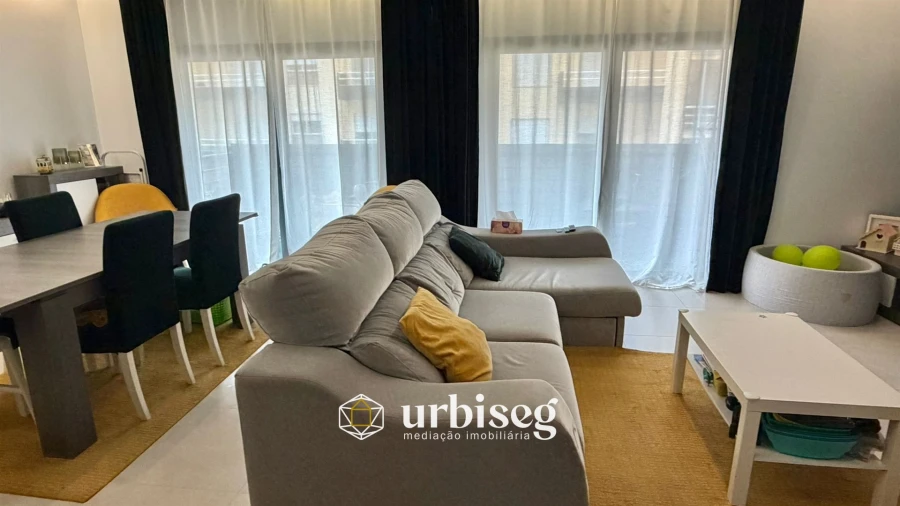 Apartamento T3 para Venda em Tavarede Foto 4