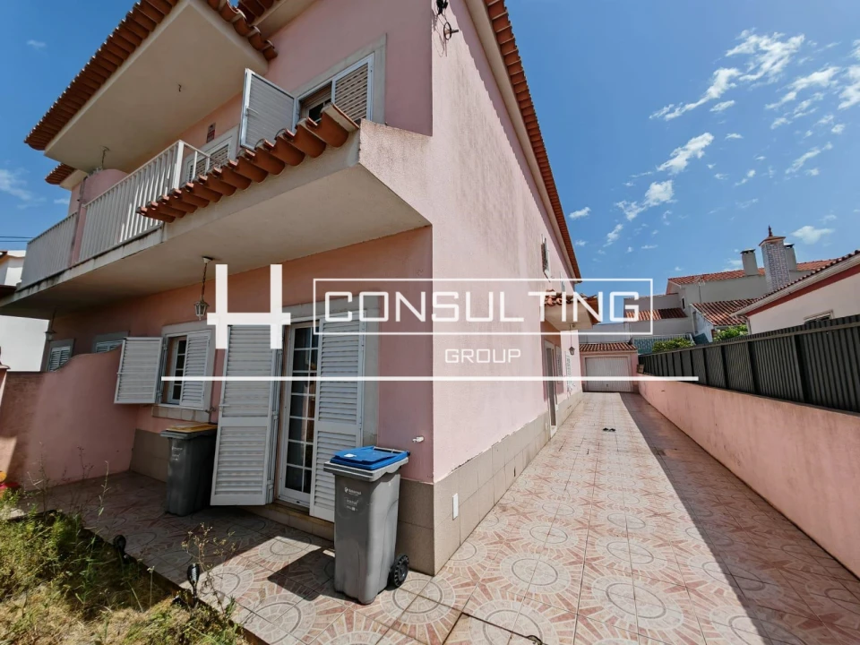Moradia T3 para Arrendamento em Quinta do Conde Foto 2