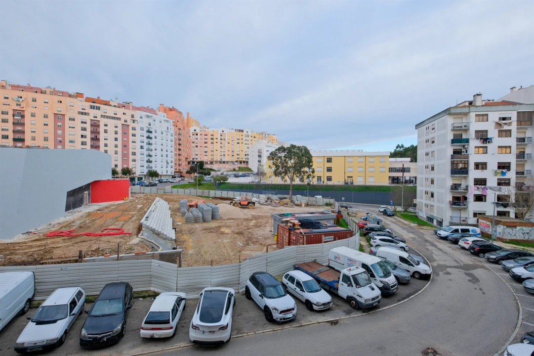 Apartamento T3 para Venda em Rio de Mouro Foto 15