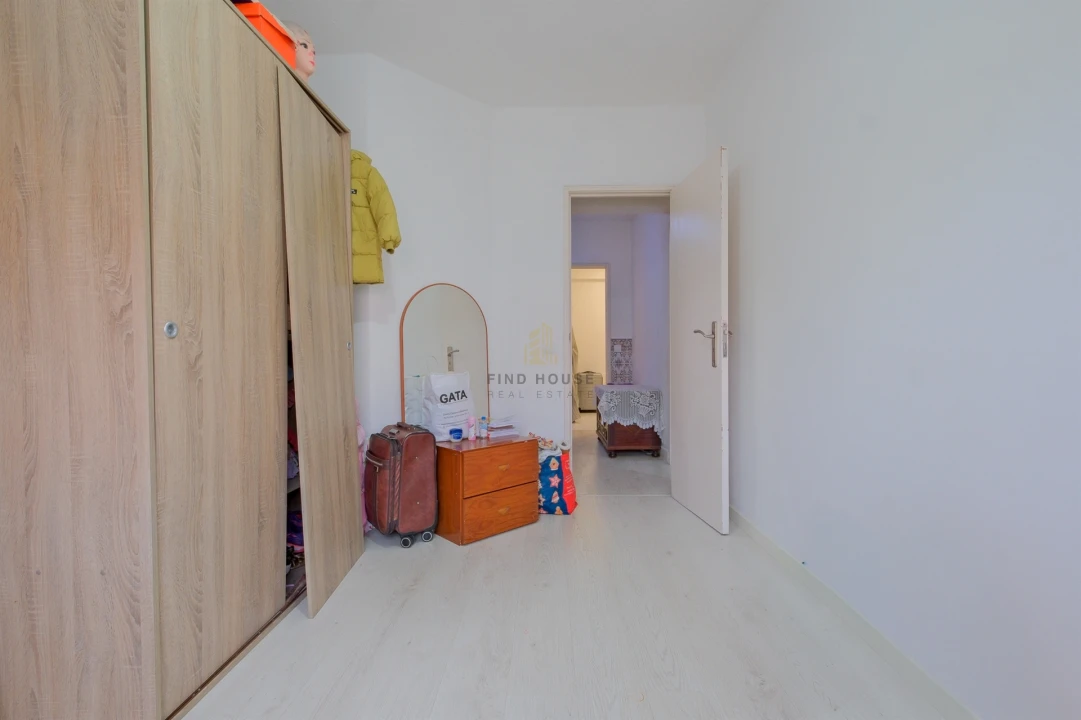 Apartamento T3 para Venda em Rio de Mouro Foto 10