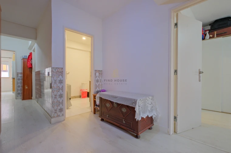 Apartamento T3 para Venda em Rio de Mouro Foto 4