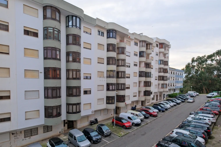Apartamento T3 para Venda em Rio de Mouro Foto 27