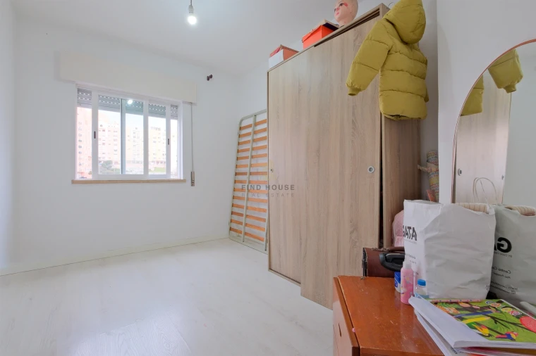 Apartamento T3 para Venda em Rio de Mouro Foto 9