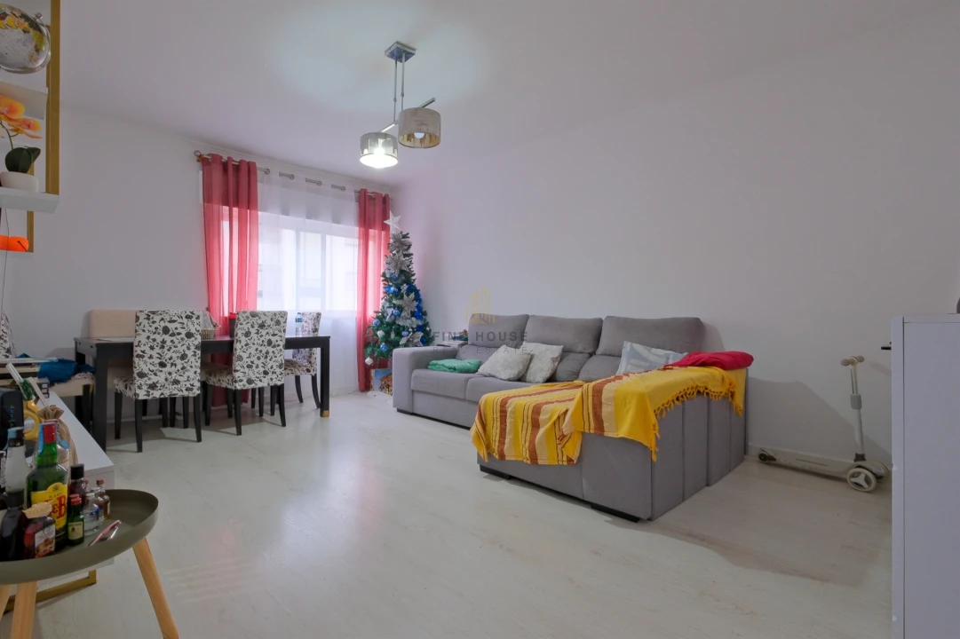 Apartamento T3 para Venda em Rio de Mouro Foto 5