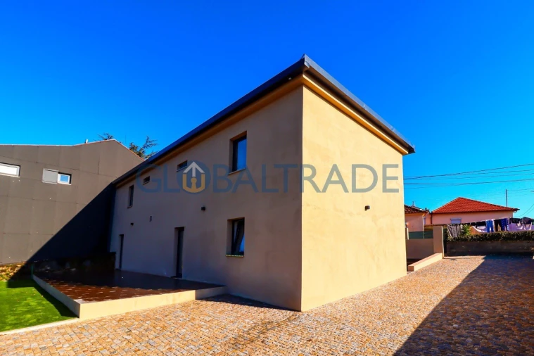 Moradia T3 para Venda em Frazão Arreigada Foto 17