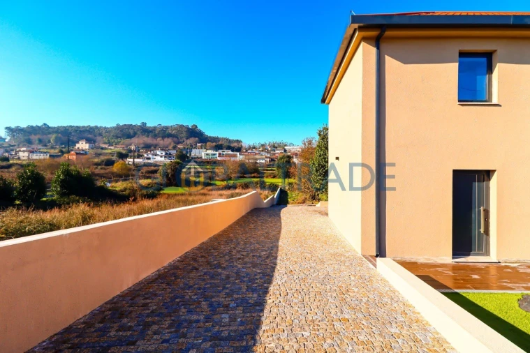 Moradia T3 para Venda em Frazão Arreigada Foto 10