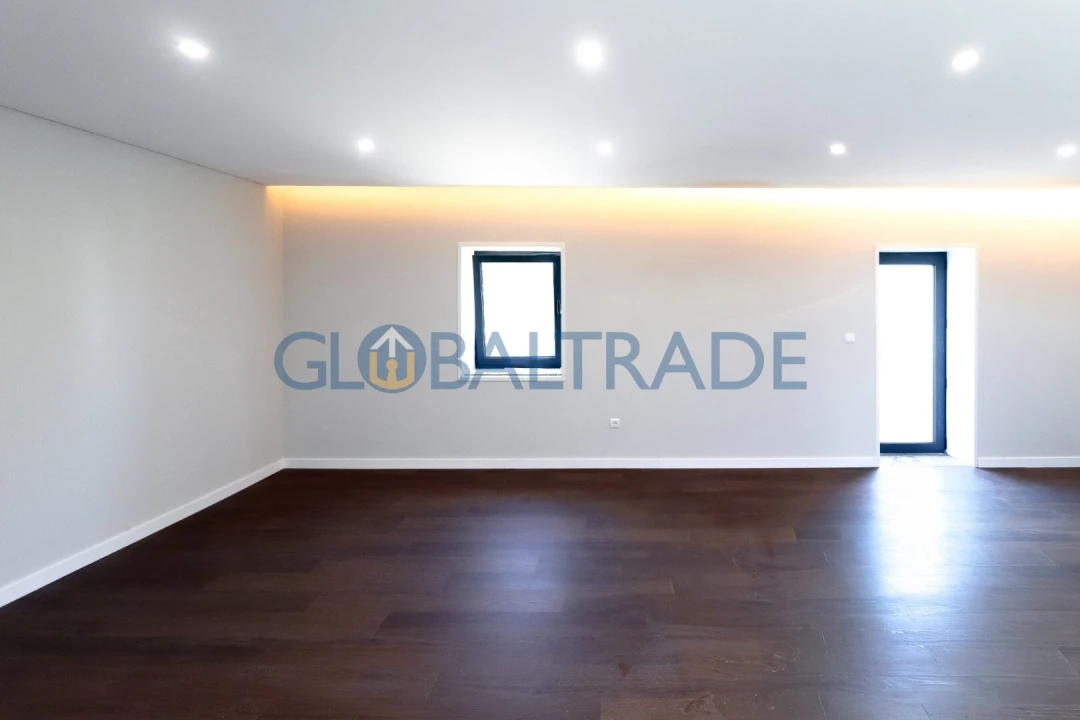 Moradia T3 para Venda em Frazão Arreigada Foto 18