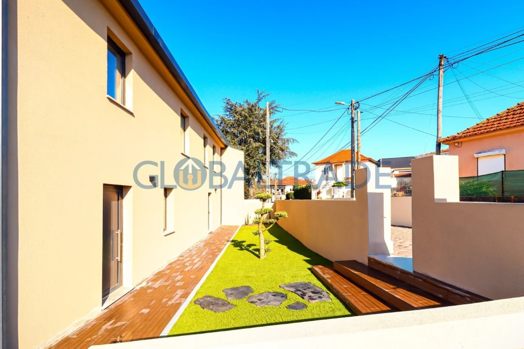 Moradia T3 para Venda em Frazão Arreigada Foto 8