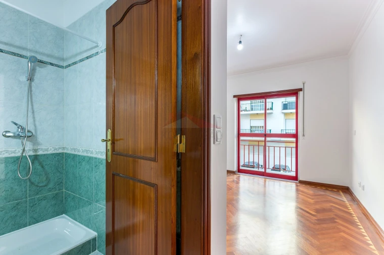 Apartamento T3 para Venda em Carregado e Cadafais Foto 18