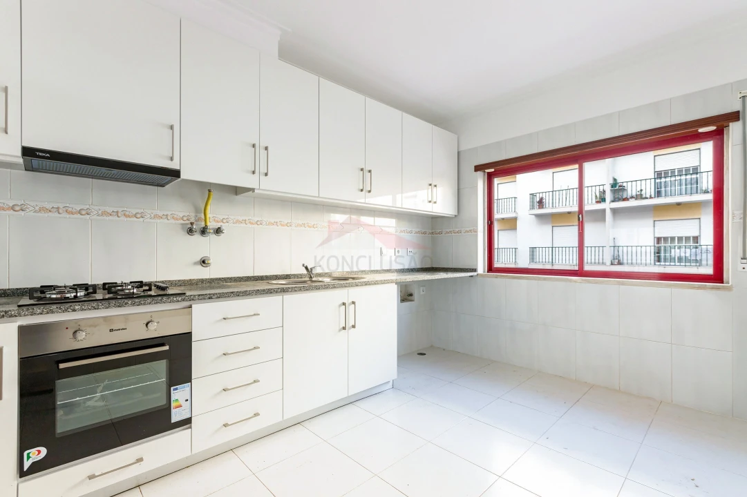 Apartamento T3 para Venda em Carregado e Cadafais Foto 1