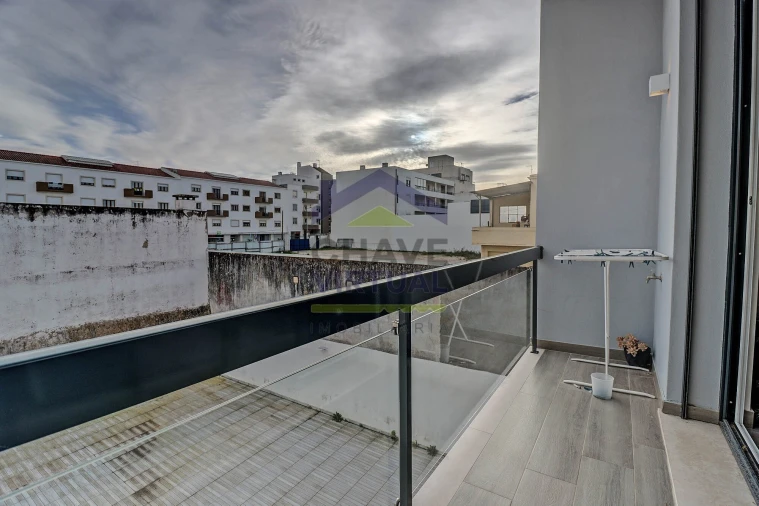 Apartamento T3 para Venda em Bombarral e Vale Covo Foto 14