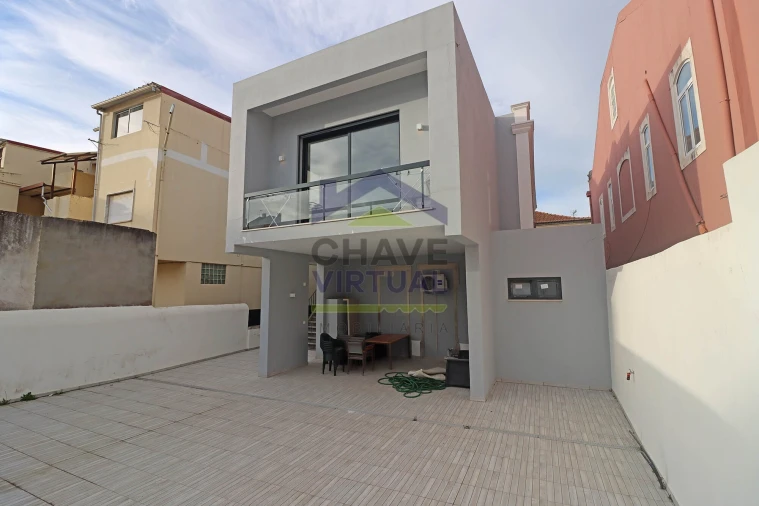 Apartamento T3 para Venda em Bombarral e Vale Covo Foto 1