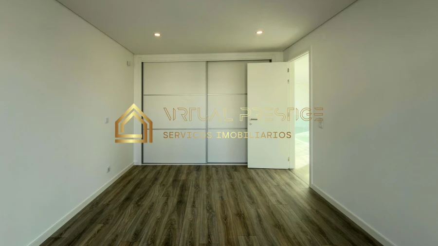 Moradia T4 para Venda em Charneca de Caparica e Sobreda Foto 20