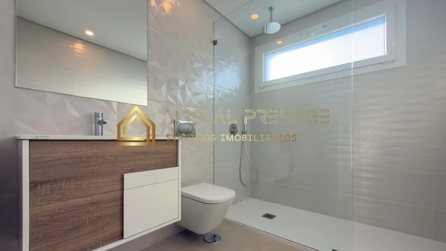 Moradia T4 para Venda em Charneca de Caparica e Sobreda Foto 17