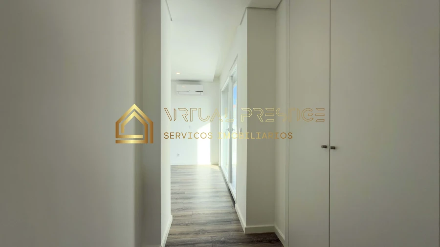 Moradia T4 para Venda em Charneca de Caparica e Sobreda Foto 18