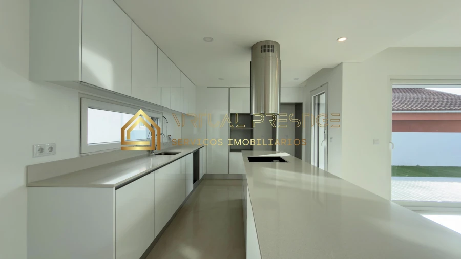 Moradia T4 para Venda em Charneca de Caparica e Sobreda Foto 8