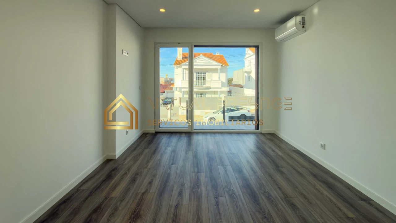 Moradia T4 para Venda em Charneca de Caparica e Sobreda Foto 19