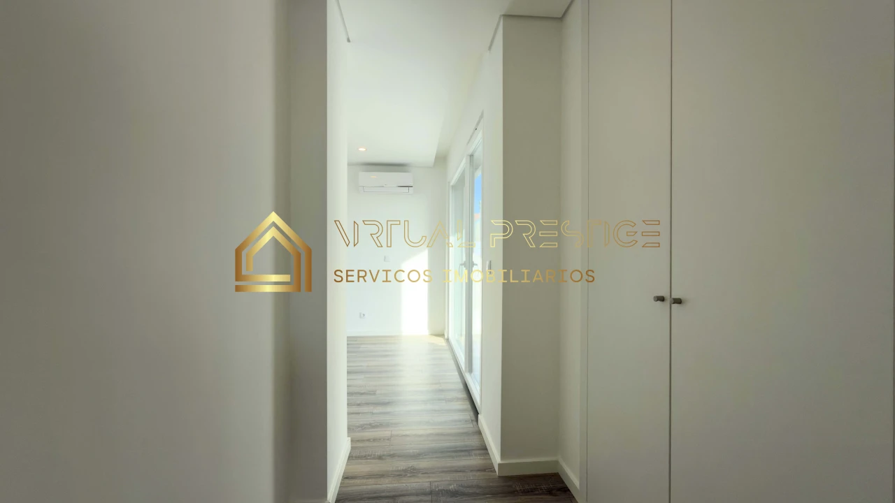 Moradia T4 para Venda em Charneca de Caparica e Sobreda Foto 18