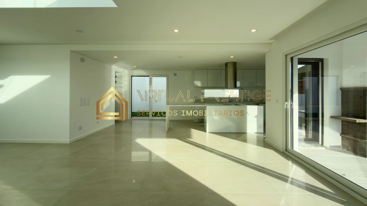 Moradia T4 para Venda em Charneca de Caparica e Sobreda Foto 4