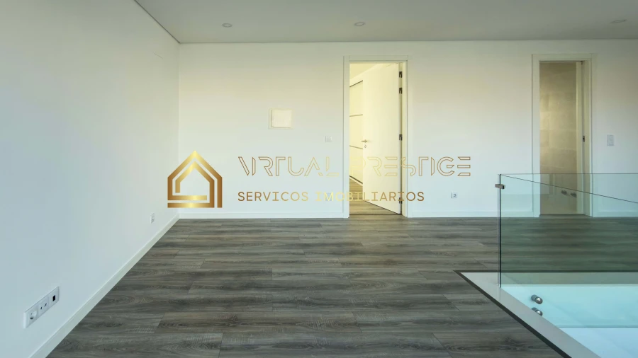 Moradia T4 para Venda em Charneca de Caparica e Sobreda Foto 15