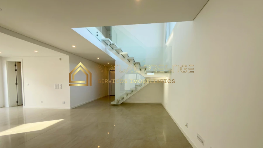 Moradia T4 para Venda em Charneca de Caparica e Sobreda Foto 5